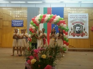 Четвърти  междуучилищен  фестивал  на  детската  песен  „Ботевци пеят” - 19.05.2015 г. 